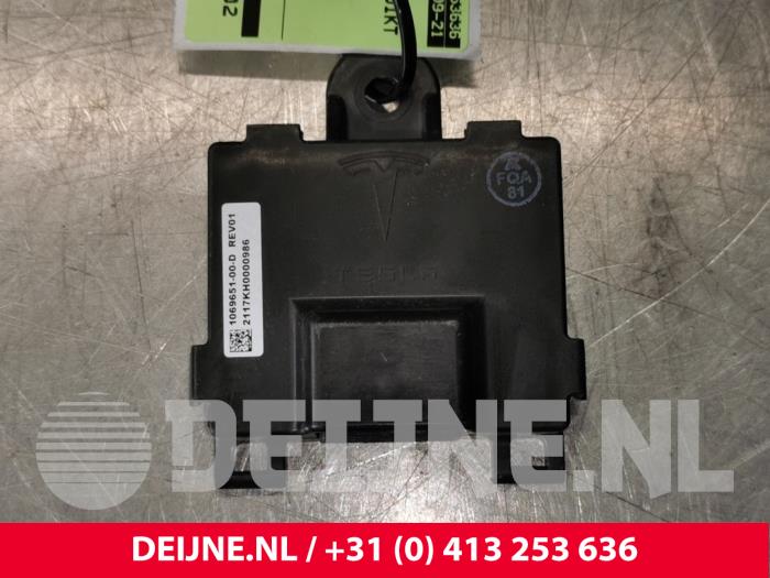 Tesla Model S Zentralverriegelung Modul O118777