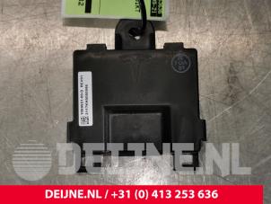 Gebruikte Deur module Tesla Model S 70D Prijs € 60,50 Inclusief btw aangeboden door van Deijne Onderdelen Uden B.V.