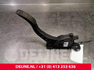 Gebruikte Gaspedaal Tesla Model S 70D Prijs € 48,40 Inclusief btw aangeboden door van Deijne Onderdelen Uden B.V.