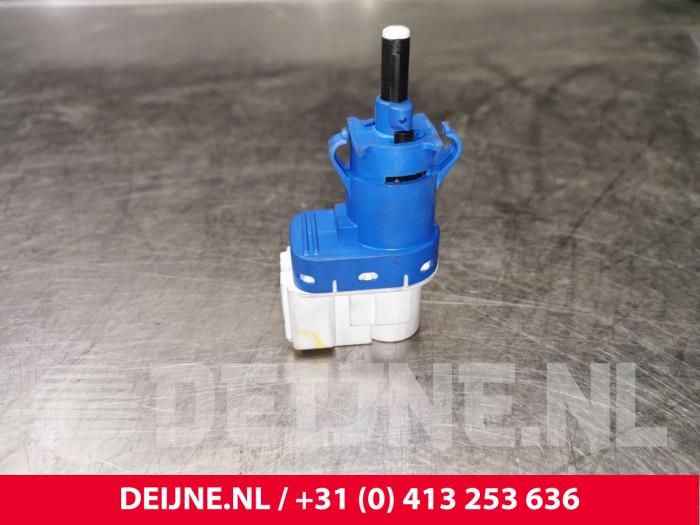 Tesla Model S Brake light switch O118804