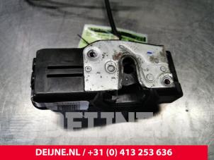 Tesla Model S Deurslot Mechaniek 4Deurs rechts-achter O118816 foto 3