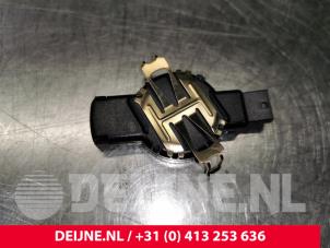 Gebruikte Regensensor Tesla Model S 70D Prijs € 60,50 Inclusief btw aangeboden door van Deijne Onderdelen Uden B.V.