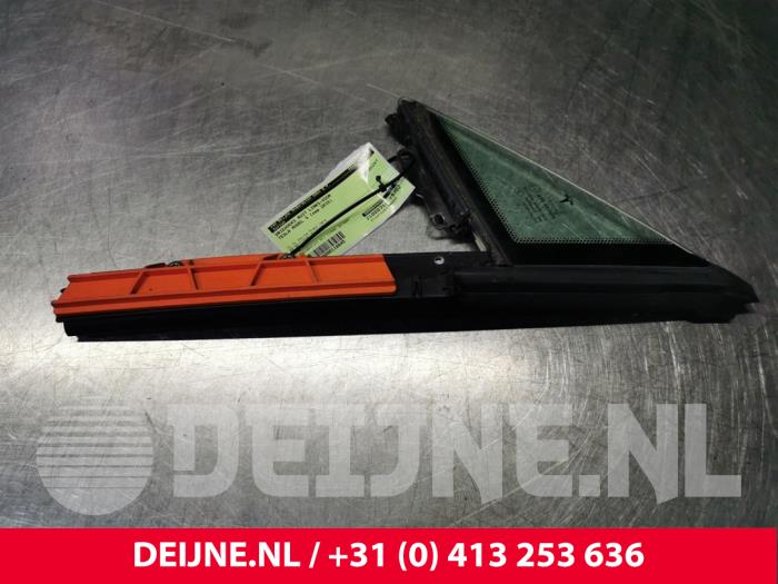Tesla Model S Dreieckfenster links vorne O118845