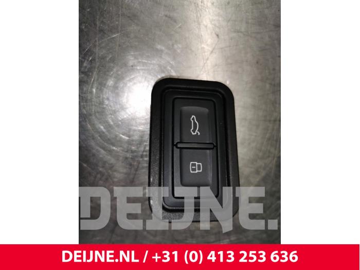 Audi S8 Schakelaar achterklep O118857