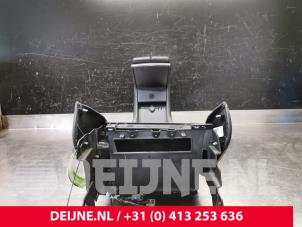 Gebruikte Middenconsoles Tesla Model S 70D Prijs € 302,50 Inclusief btw aangeboden door van Deijne Onderdelen Uden B.V.