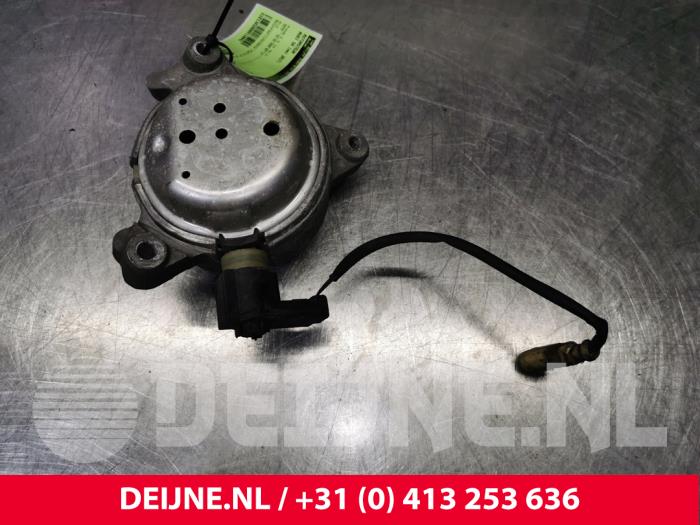 Audi S8 Motorsteun O118942