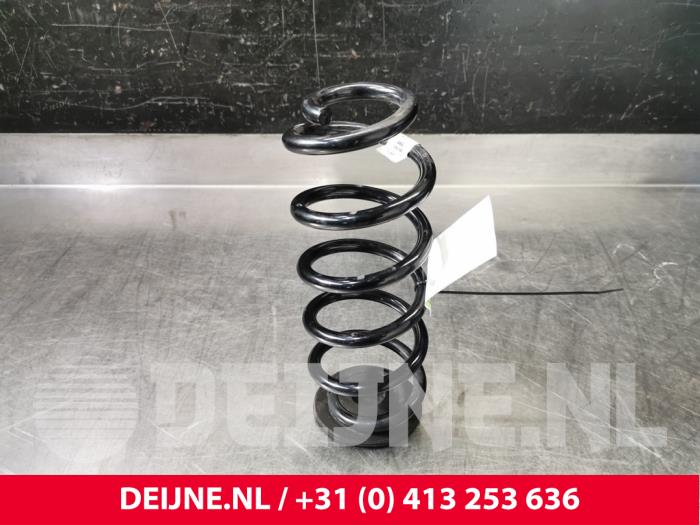 Volkswagen Golf Rear coil spring O118958