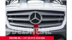 Nieuwe Bumperdeel midden-voor Mercedes Sprinter Prijs € 19,98 Inclusief btw aangeboden door van Deijne Onderdelen Uden B.V.
