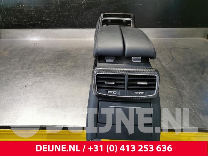 Audi S8 Middle console O119066