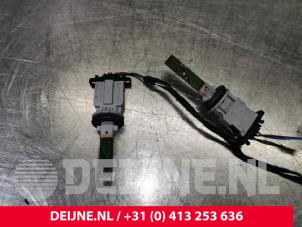 Audi S8 Heater housing O119100 photo 3