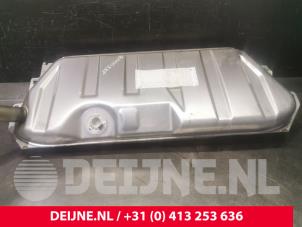 Mercedes E-Klasse Tank O119619 photo 2