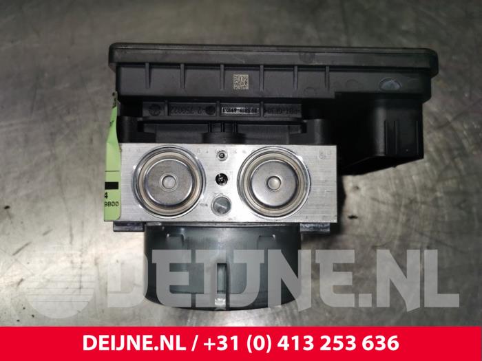 Gebruikte ABS Pomp Volkswagen Golf VIII (CD1) 2.0 GTI 16V Prijs € 75,00 Margeregeling aangeboden door van Deijne Onderdelen Uden B.V.