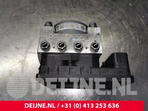 Volkswagen Golf ABS pump O120217 photo 3