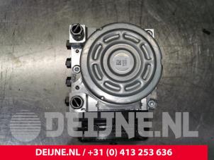 Volkswagen Golf ABS pump O120217 photo 2