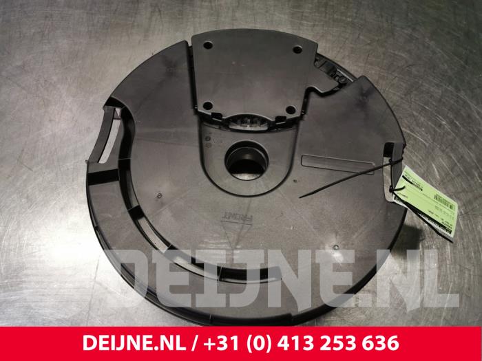 Volkswagen Golf Subwoofer O120226
