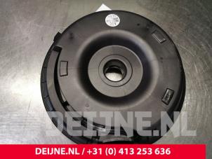 Volkswagen Golf Subwoofer O120226 foto 2