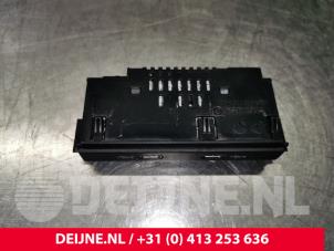 Volkswagen Golf AUX/USB aansluiting O120255 foto 2