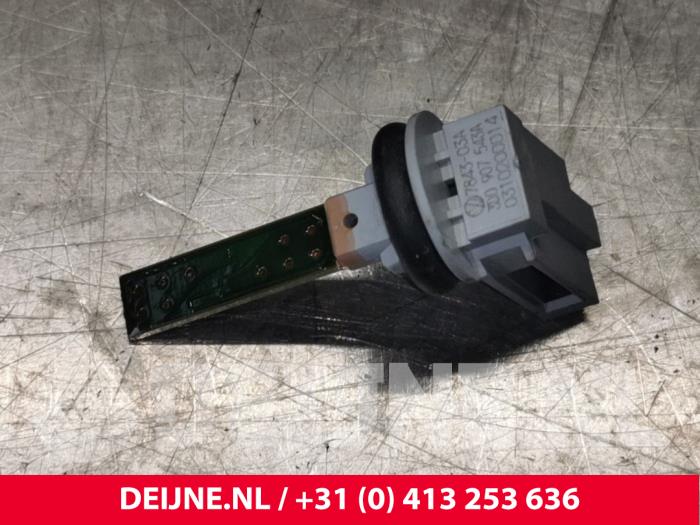 Gebruikte Temperatuursensor binnen Volkswagen Golf VIII (CD1) 2.0 GTI 16V Prijs € 9,00 Margeregeling aangeboden door van Deijne Onderdelen Uden B.V.