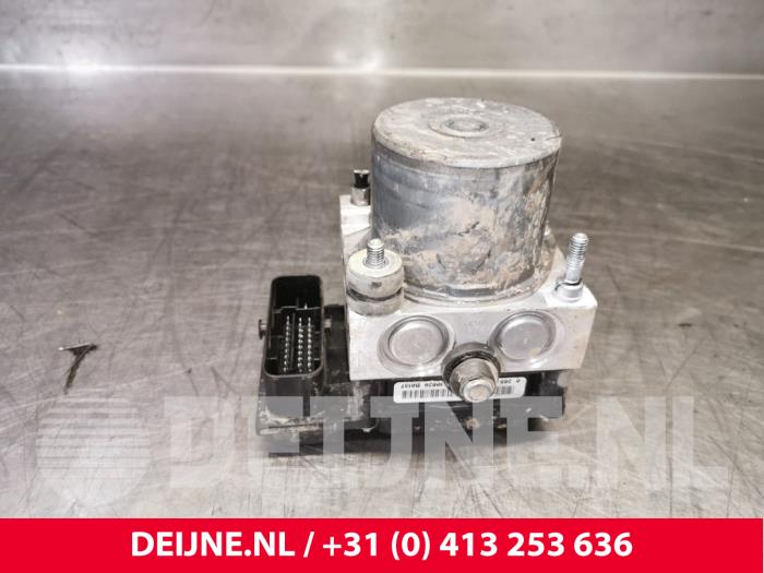 Gebruikte ABS Pomp Nissan NV 200 (M20M) 1.5 dCi 86 Prijs € 36,30 Inclusief btw aangeboden door van Deijne Onderdelen Uden B.V.