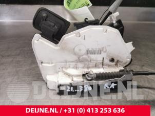 Volkswagen Polo Rear door mechanism 4-door, right O120948 photo 3