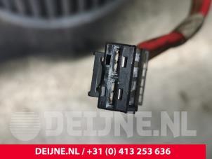 Mercedes Vito Heating and ventilation fan motor O121155 photo 3