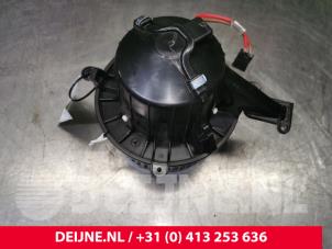 Mercedes Vito Heating and ventilation fan motor O121155 photo 2