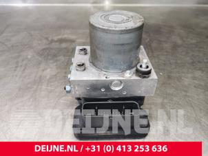 Mercedes Vito ABS pump O121116 photo 3