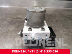 Mercedes Vito ABS pump O121116 photo 2