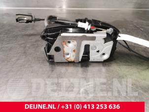 Ford Focus Deurslot Mechaniek 4Deurs rechts-achter O121213 foto 3