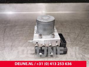 Volkswagen Crafter ABS Pomp O121221 foto 2