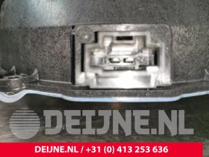 Porsche Taycan Speaker O121360 photo 2