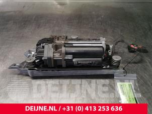 Porsche Taycan Kompressor O121443 foto 2