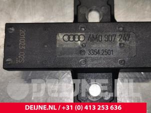 Porsche Taycan Keyless entry antenne O121471 foto 2