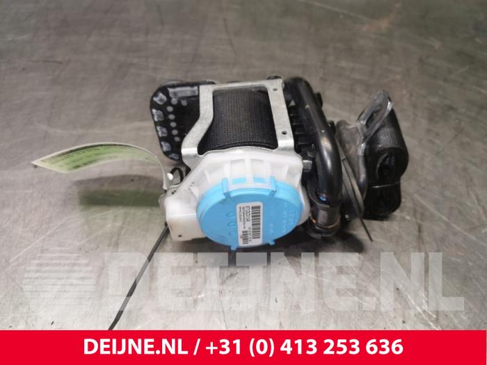 Mercedes CLA Front seatbelt, left O121507