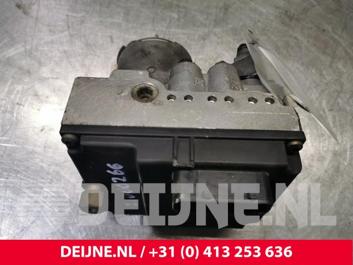 Gebruikte ABS Pomp BMW 5 serie Touring (E39) 528i 24V Prijs € 50,00 Margeregeling aangeboden door van Deijne Onderdelen Uden B.V.