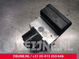 Volkswagen Transporter ABS Pomp O121563 foto 2