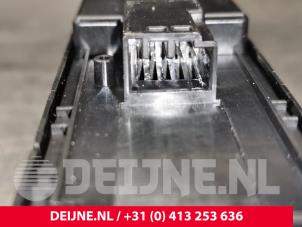 Volvo XC40 Electric window switch O121814 photo 3