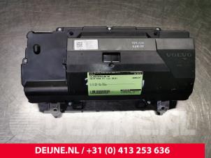 Volvo XC40 Kilometerteller KM O121824 foto 2