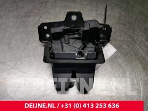 Volvo XC40 Tailgate lock mechanism O121851 photo 3