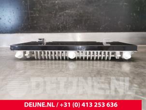 Porsche Taycan Display Multi Media regelunit O121880 foto 2