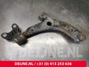 Volvo V40 Front lower wishbone, left O121906 photo 2