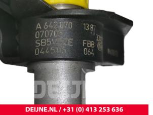 Mercedes Sprinter Einspritzdüse (Diesel) O9990001470 foto 3