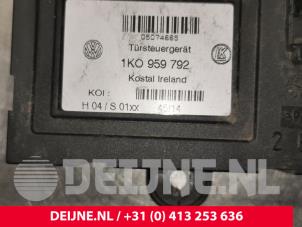 Volkswagen Caddy Central door locking module O122250 photo 4