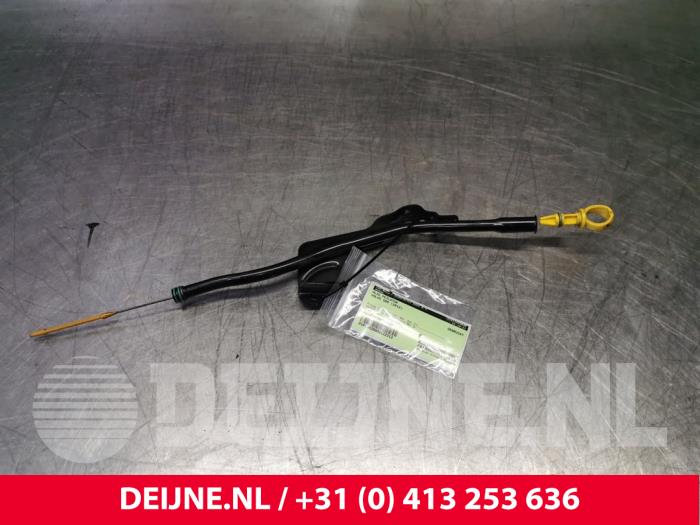 Gebruikte Olie Peilstok Volvo S60 II (FS) 1.6 DRIVe,D2 Prijs € 25,00 Margeregeling aangeboden door van Deijne Onderdelen Uden B.V.