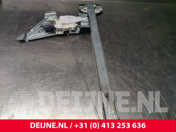 Mercedes Sprinter Ruitmechaniek 2Deurs rechts-voor O122417
