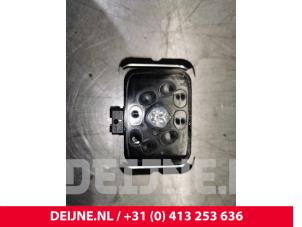 Gebruikte Sensor regen Peugeot 308 SW (4E/H) 1.6 16V THP Autom. Prijs € 15,00 Margeregeling aangeboden door van Deijne Onderdelen Uden B.V.