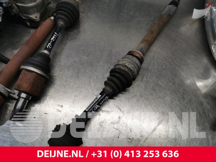 Volvo V70 Aandrijfas rechts-voor O122678