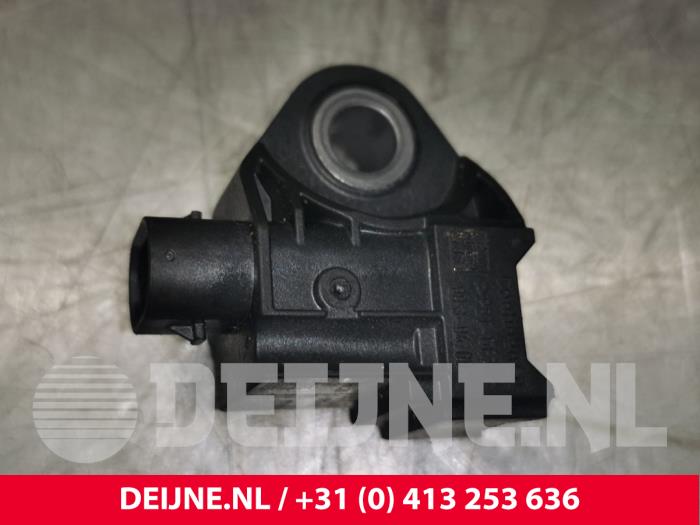 Gebruikte Airbag Sensor Porsche Taycan (Y1A) 4S Prijs € 90,75 Inclusief btw aangeboden door van Deijne Onderdelen Uden B.V.