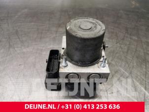 Mercedes Vito ABS Pomp O122818 foto 2