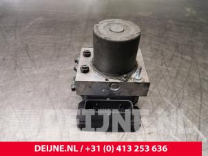 Mercedes Vito ABS Pomp O122818 foto 3